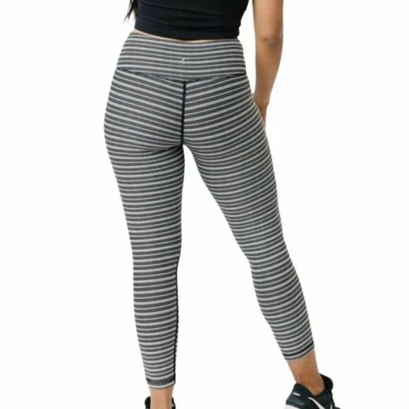 Zyia Active Aztec Adrenaline 7/8 Black White Size 4 - Picture 2 of 8